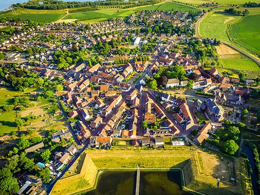 Luchtfoto van de vestingwerken van Stevensweert